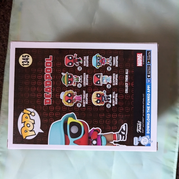 Funko Pop #1345 Tourist Deadpool - Picture 2 of 6